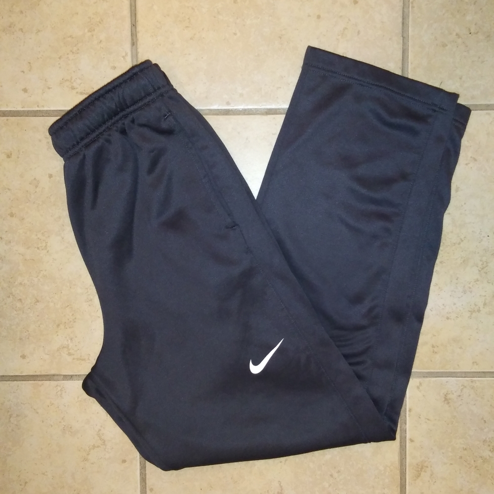 ⭐Nike Therma fit pants